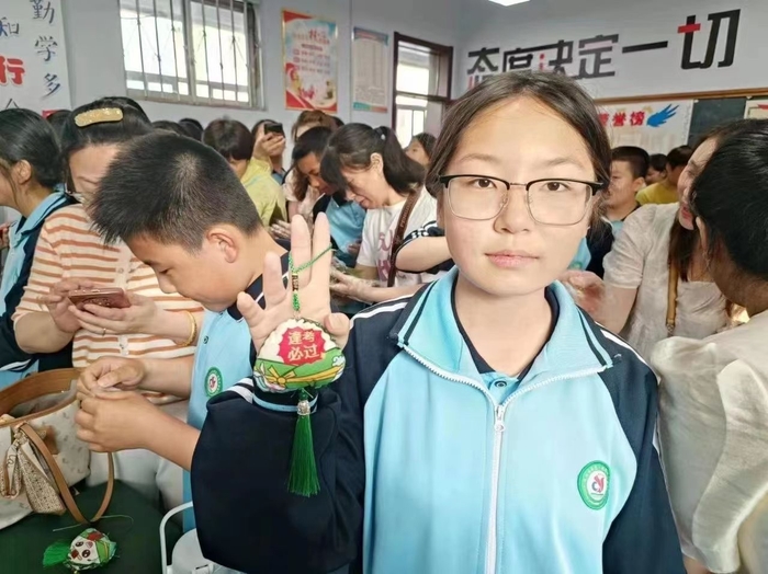 莱芜区凤城街道陈毅中学端午粽飘香,祝福送学子